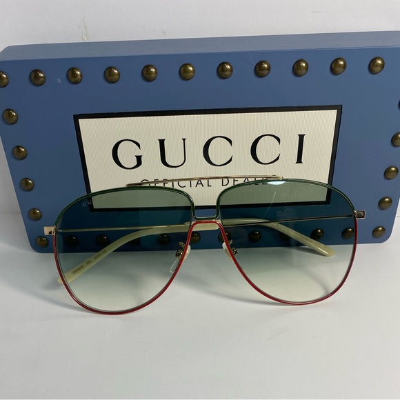 GUCCI Green Aviator Men's Sunglasses
GG0440S 004 61 - Picture 2 of 16